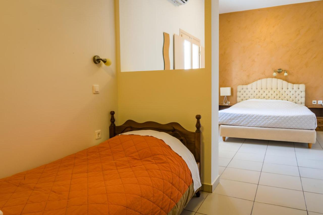 פריסה Rena Hotel מראה חיצוני תמונה